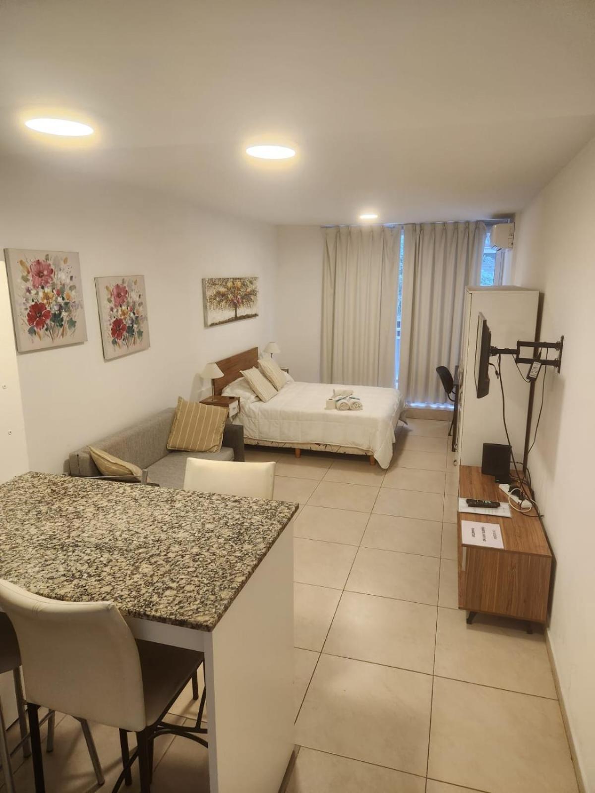 Apart Guemes 1 * Ciudad Autónoma de Buenos Aires
